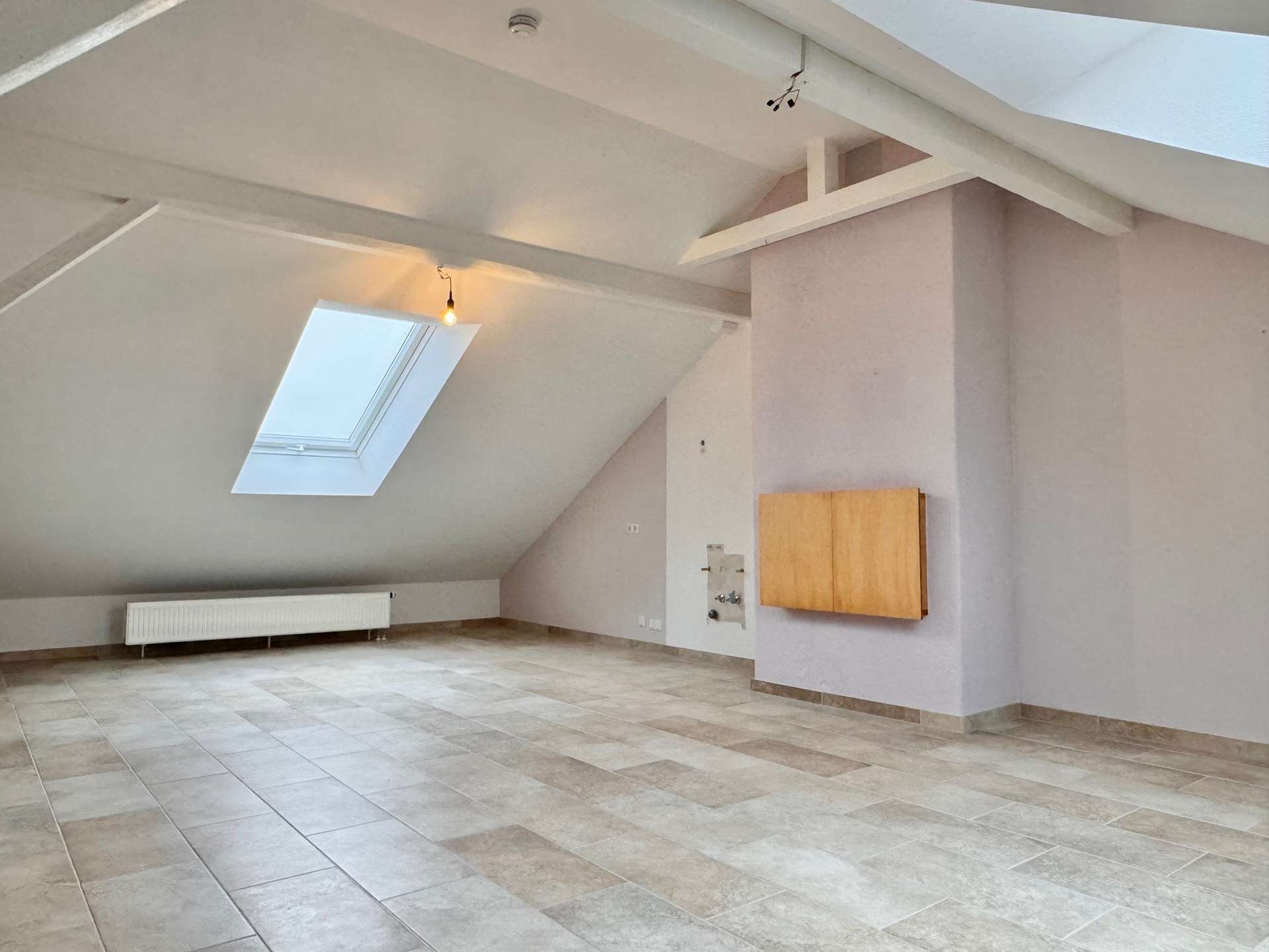 SEHR GEPFLEGT, Stellplatz oder Garage m&ouml;glich, ruhige Lage